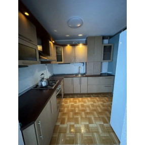 2-к. квартира, 56 м², 1/5 эт.